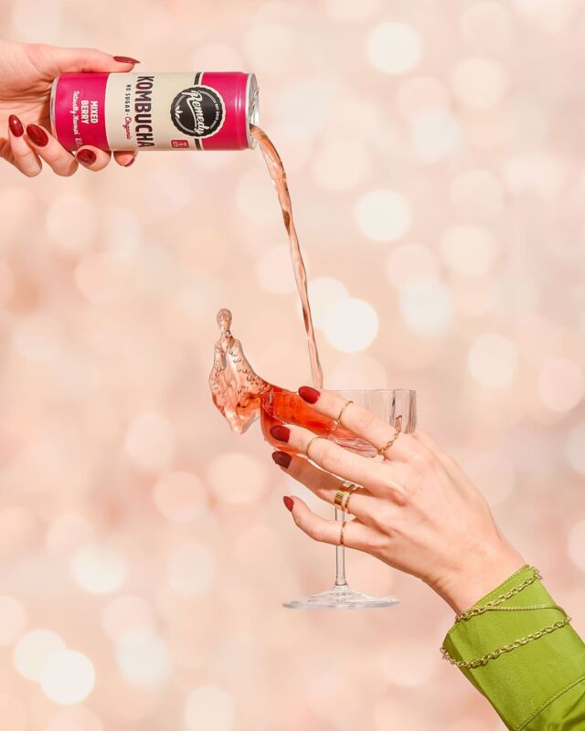 Sipping responsibly this holiday season with #nosugar booch to enjoy. Snag a can of Remedy and create your fave mocktail, or enjoy by itself. Either way, your gut will thank you 🥂